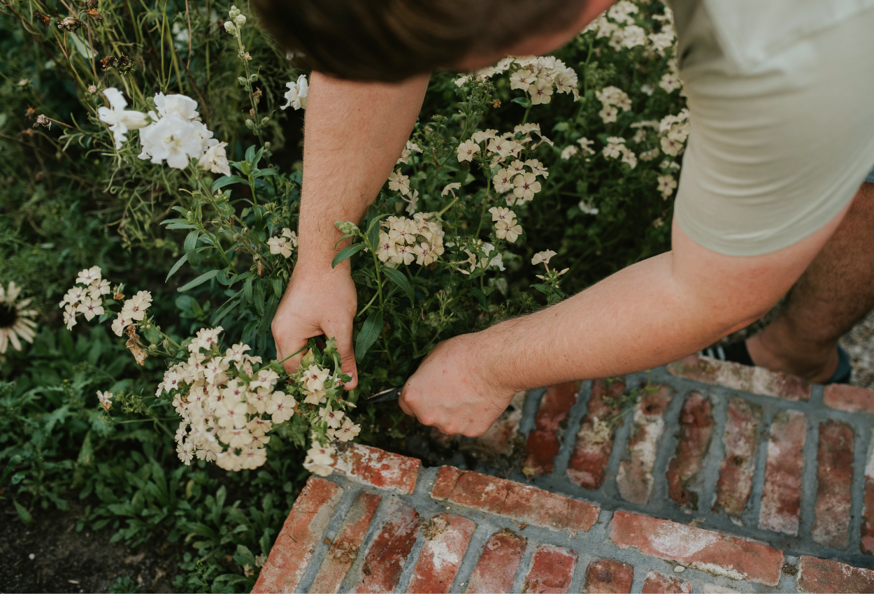 tuin vakantieklaar maken: opruimen