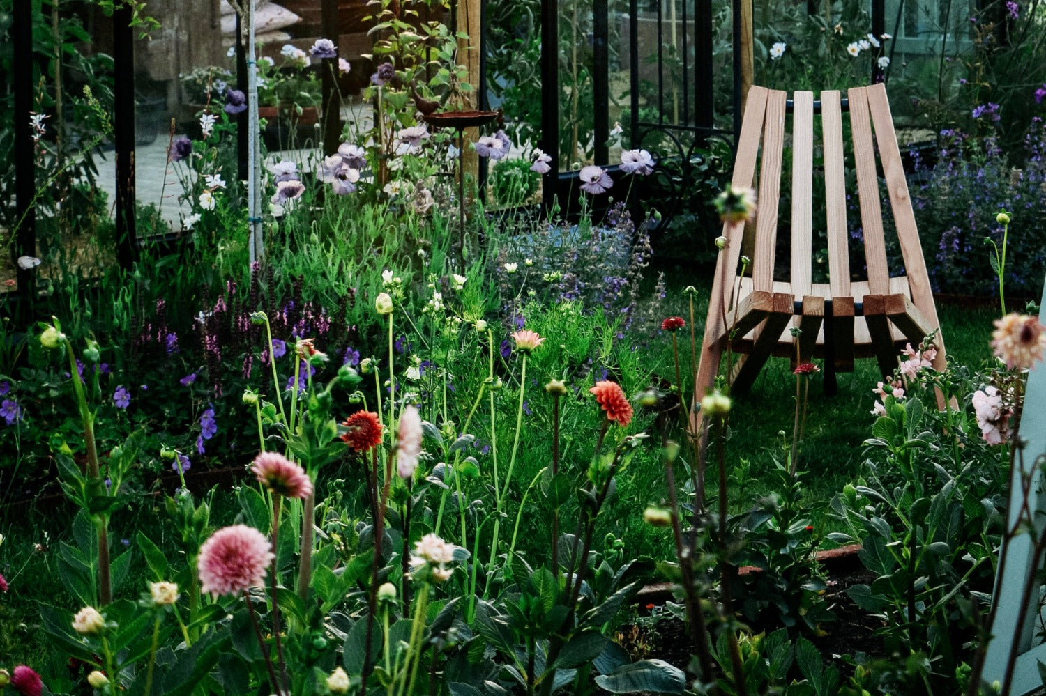 minder gras en meer bloemen